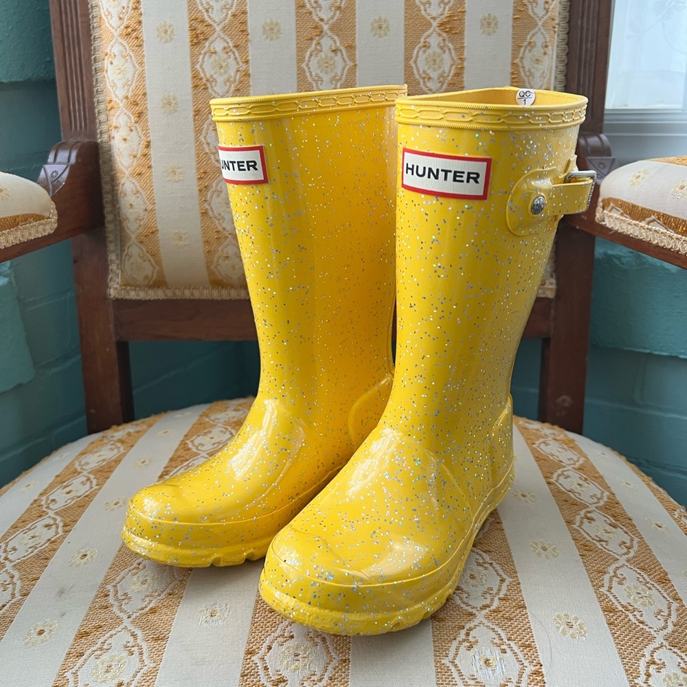 Child Hunter US 11 (10 on bottom) rain boots with sparkling specks. Vguc